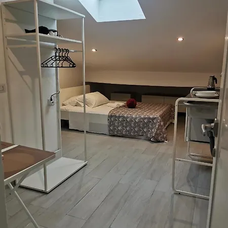 公寓 Alle Mansarde